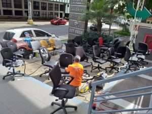 Limpieza de sillas secretariales