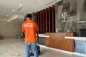 limpieza de pisos de lobby