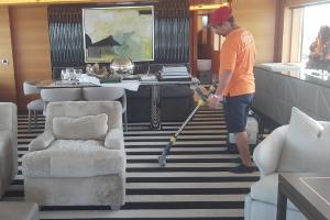 limpieza interior de barcos