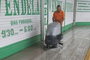 limpieza de piso de terraza